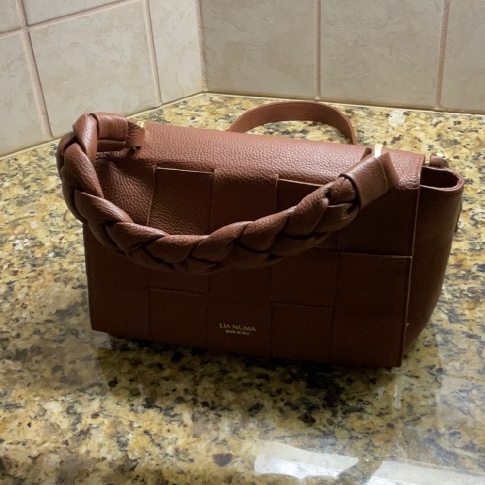 Elegant Brown Woven Crossbody Bag - Picture 11 of 11